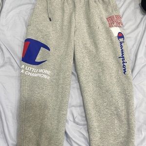 Great sweatpants have only been worn once and great for causal wear